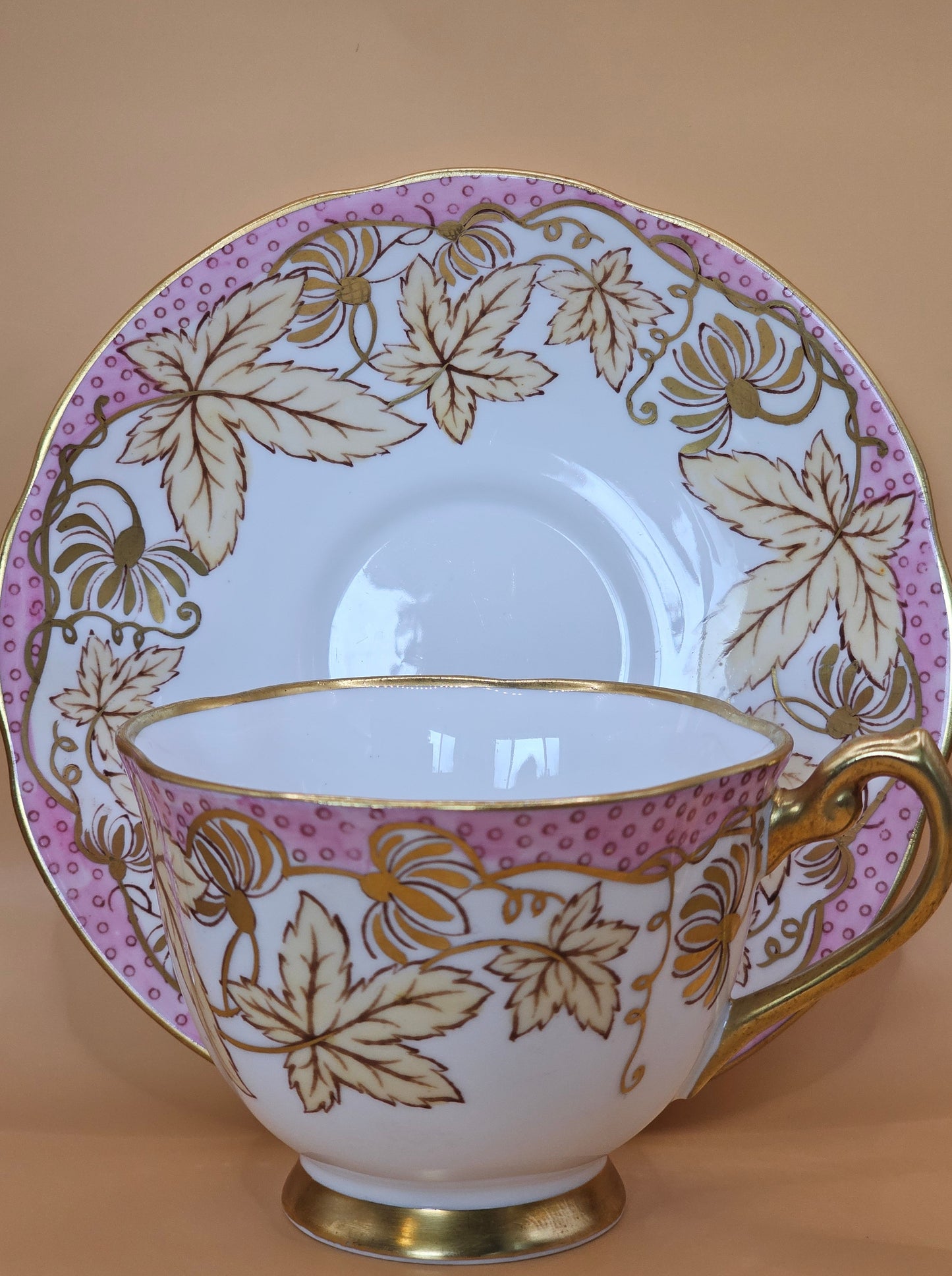 Pink with Gold Accents Sweet Gum Leaves Cup & Saucer, 8 oz Candle