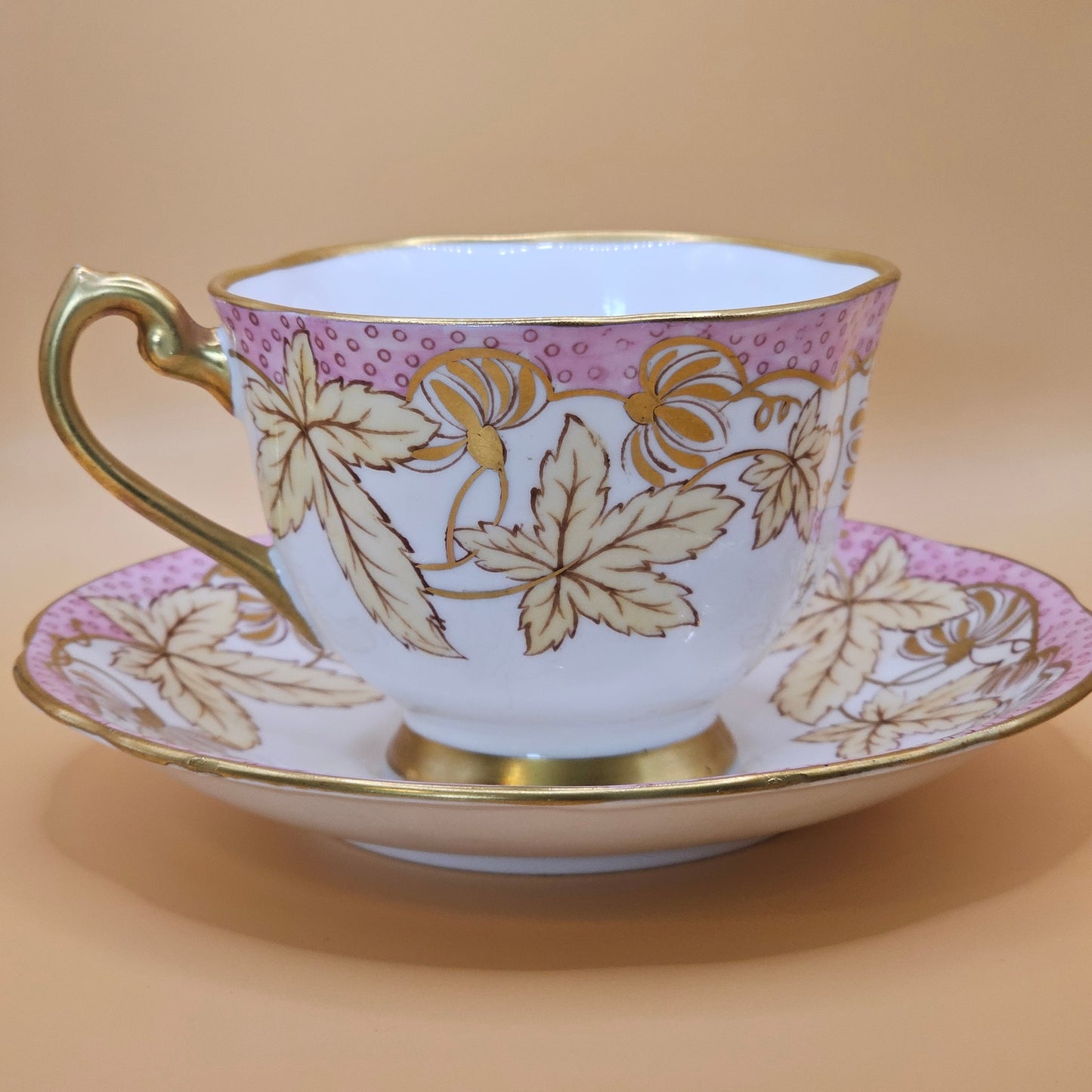 Pink with Gold Accents Sweet Gum Leaves Cup & Saucer, 8 oz Candle