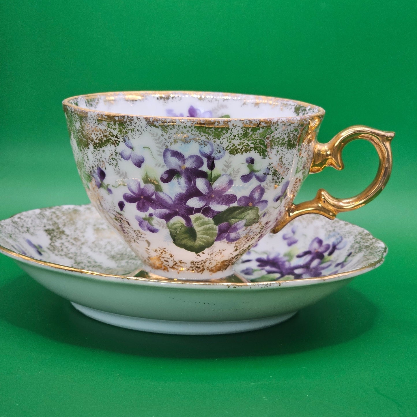 Golden Violets Cup & Saucer| 8 oz Candle