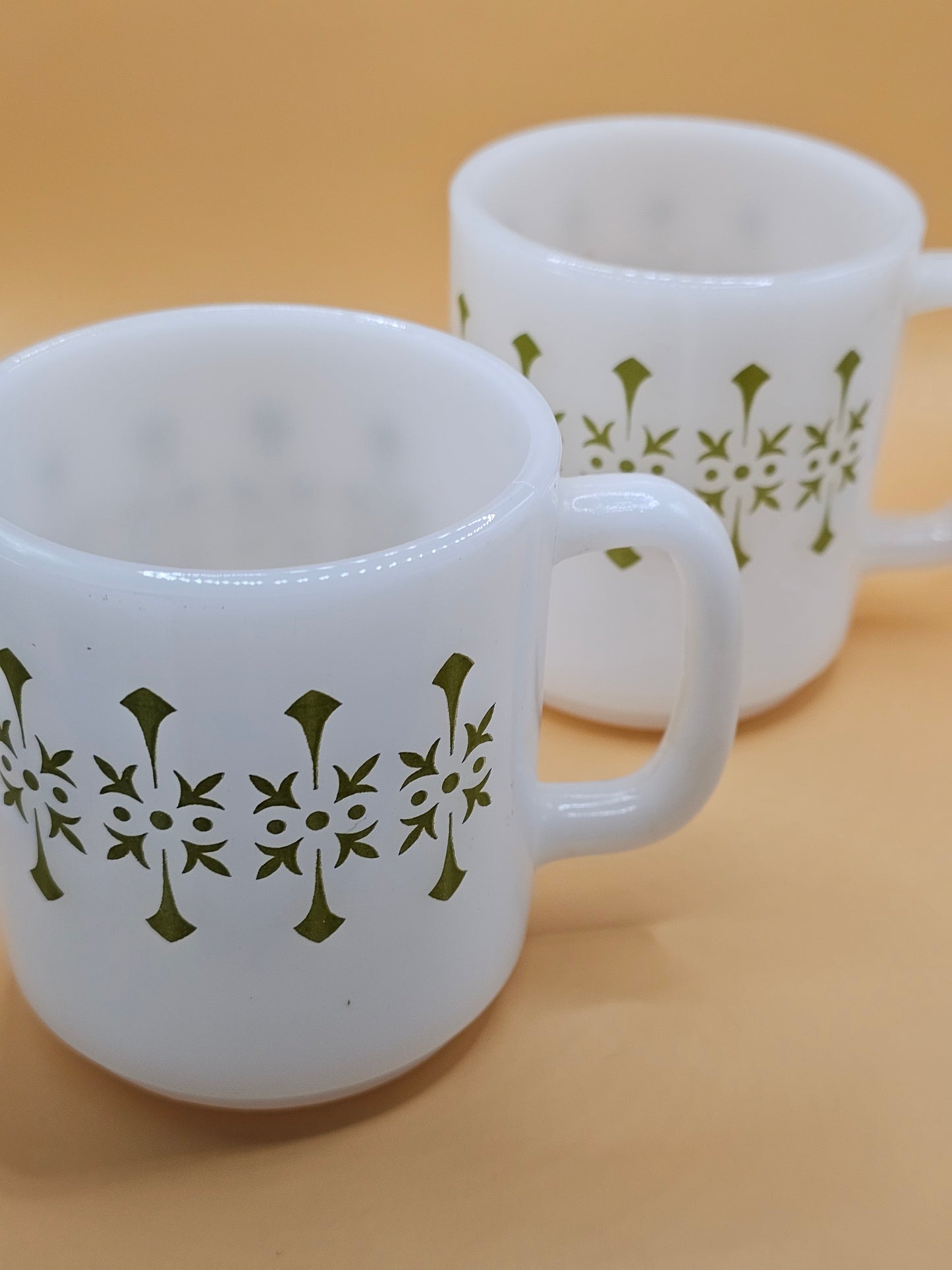 Milk Glass w/ Olive Green Pattern Mug Candle| 8.5 oz