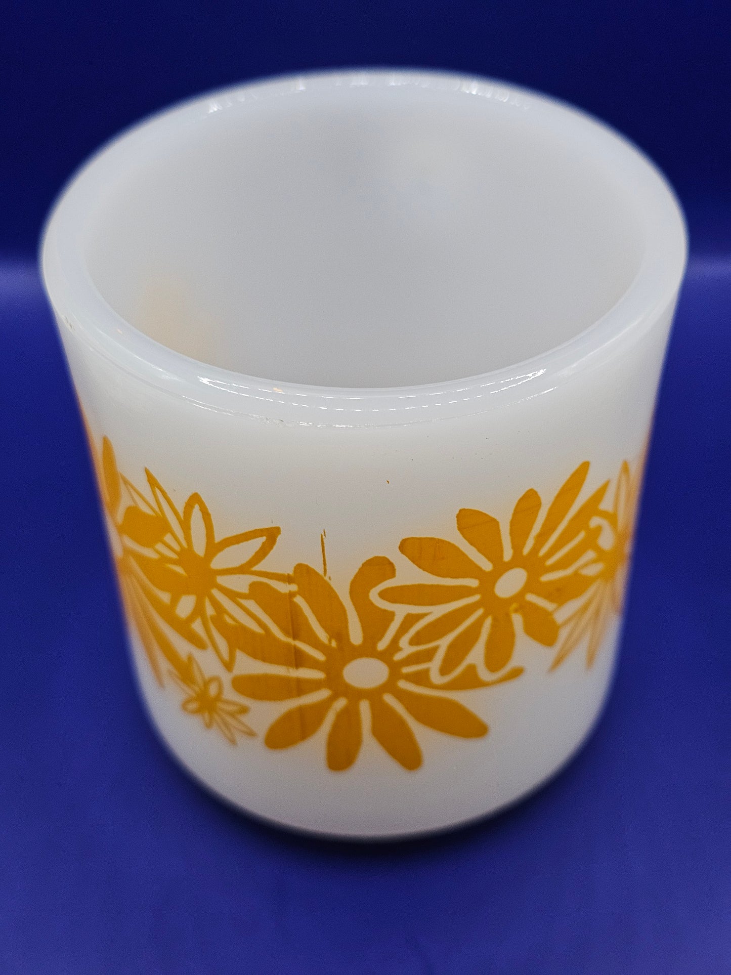 Milk Glass w/ Daisies Mug Candle | 8.5 oz