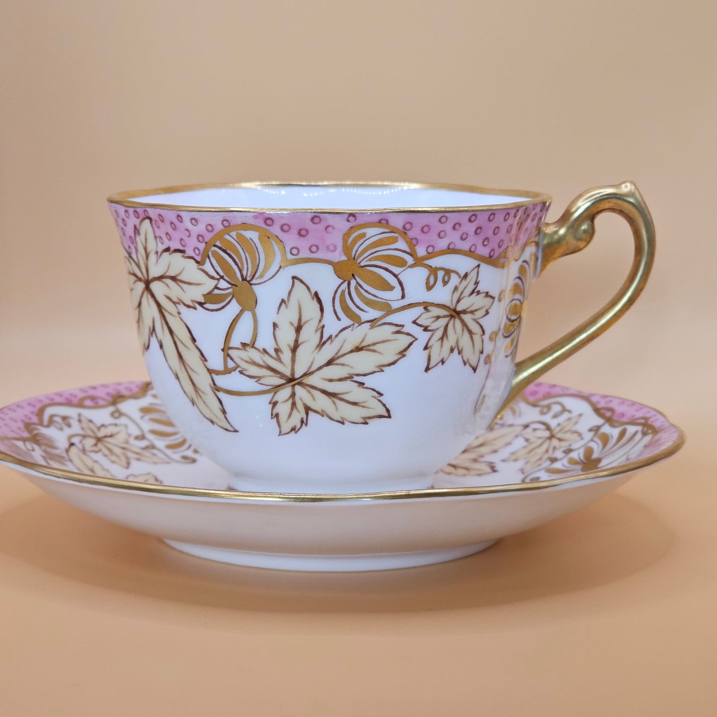 Pink with Gold Accents Sweet Gum Leaves Cup & Saucer, 8 oz Candle