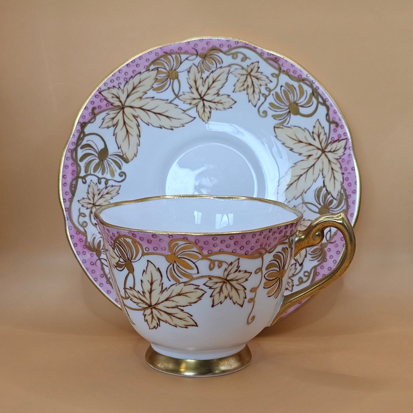 Pink with Gold Accents Sweet Gum Leaves Cup & Saucer, 8 oz Candle