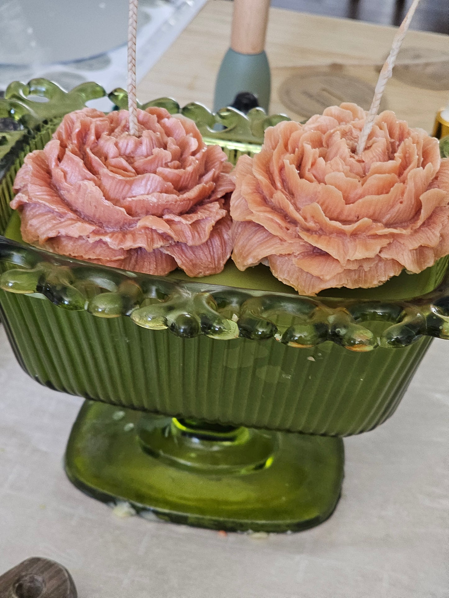 Green Glass Dish Candle with Bouquet and Lid| 16 oz